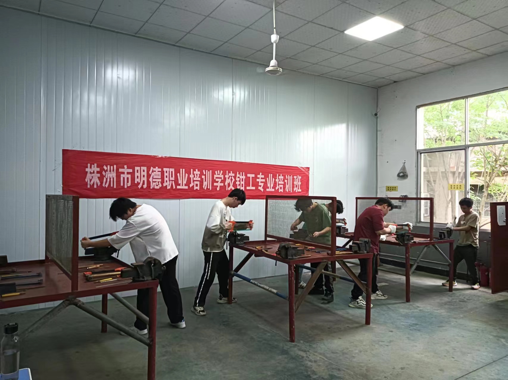 【海上荣耀时刻】2024年首期机工水手大证班圆满结业（湖南海员海事服务有限公司））